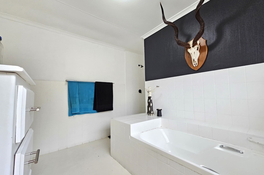 2 Bedroom Property for Sale in Wavecrest Eastern Cape
